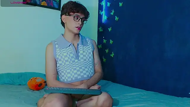 Snapshot of arnold_laurent_ chatting on 15, 12, 2025 arnold laurent online show from 15, 12, 2025