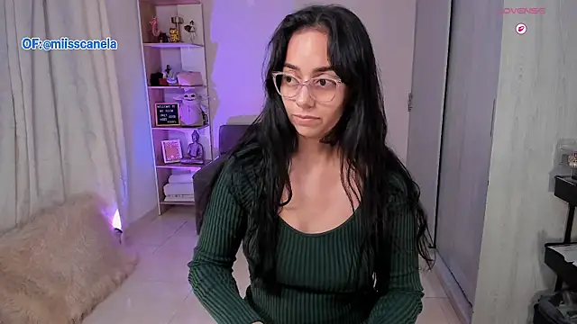 Aleja24Evans online show from 2, 12, 2025