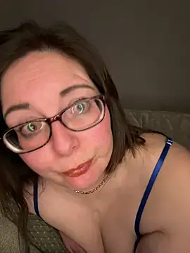 Snapshot of Ailsa_Bliss chatting on 8, 3, 2025 Ailsa Bliss online show from 8, 3, 2025