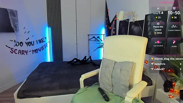 Snapshot of SashaSunlight chatting on 29, 10, 2025 SashaSunlight online show from 29, 10, 2025