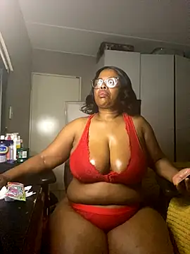 Snapshot of Nomthie chatting on 25, 10, 2025 Nomthie online show from 25, 10, 2025