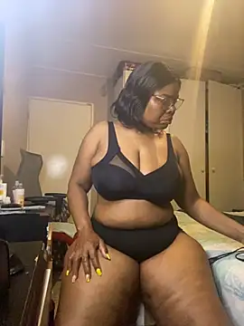 Snapshot of Nomthie chatting on 31, 10, 2025 Nomthie online show from 31, 10, 2025