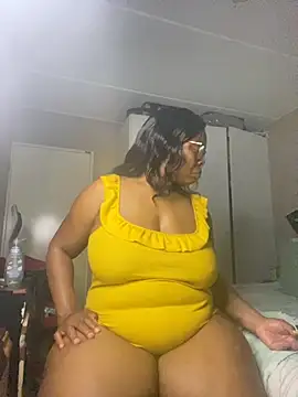 Snapshot of Nomthie chatting on 26, 11, 2025 Nomthie online show from 26, 11, 2025