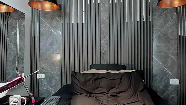 SaraiEvans online show from 21, 11, 2025