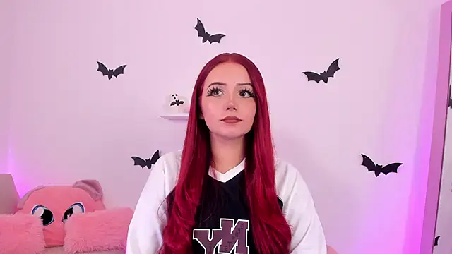 Snapshot of misspaulinaa chatting on 15, 10, 2025 misspaulinaa online show from 15, 10, 2025