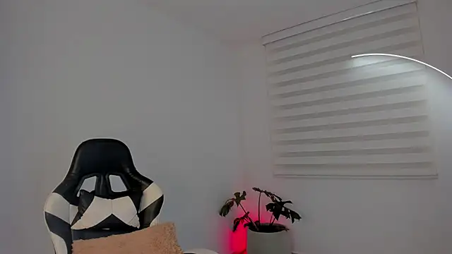 SavannahWildee online show from 25, 7, 2026