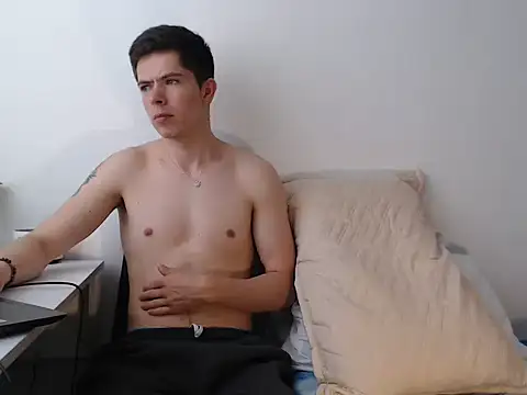 Snapshot of Eliantg chatting on 17, 12, 2025 Eliantg online show from 17, 12, 2025