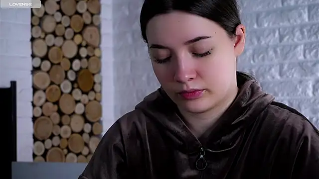 LowOncoming online show from 13, 4, 2026