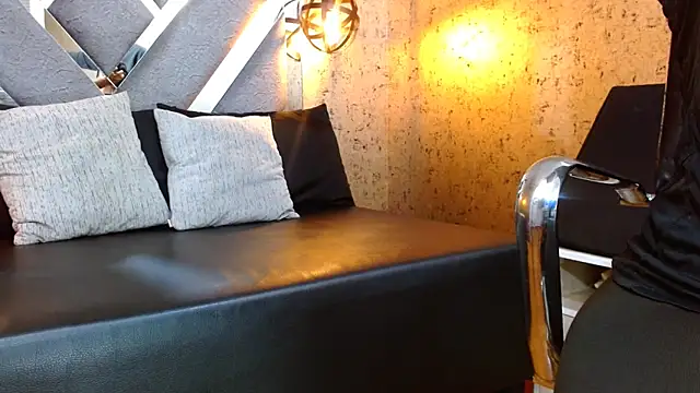 Michelle Brito1 online show from 23, 2, 2025