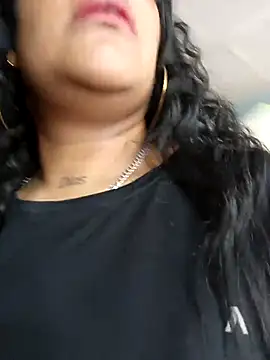 Michelle Brito1 online show from 4, 3, 2025