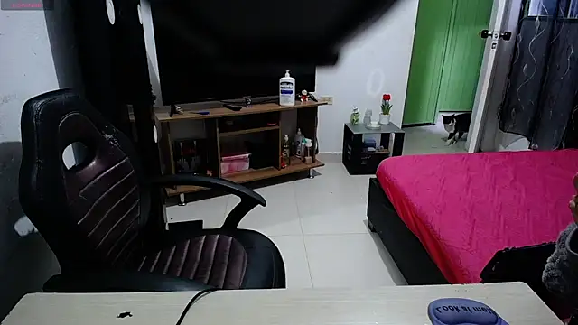 charllotee dark online show from 5, 6, 2026