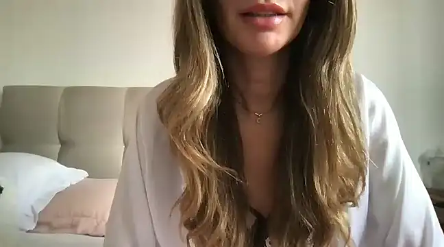 Snapshot of paolajonez chatting on 10, 1, 2025 paolajonez online show from 10, 1, 2025