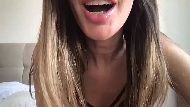 Snapshot of paolajonez chatting on 8, 2, 2025 paolajonez online show from 8, 2, 2025