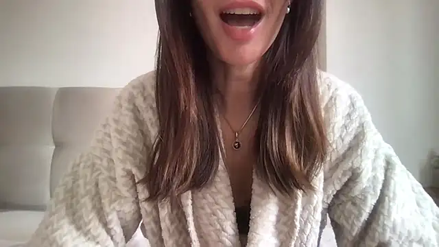 Snapshot of paolajonez chatting on 12, 10, 2025 paolajonez online show from 12, 10, 2025