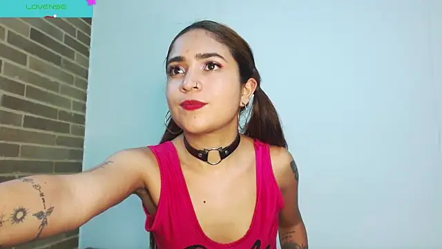 Snapshot of helenacyruss chatting on 19, 12, 2024 helenacyruss online show from 19, 12, 2024