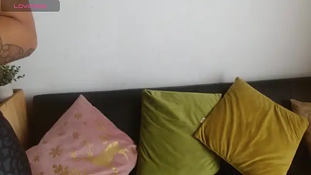 Snapshot of helenacyruss chatting on 21, 3, 2025 helenacyruss online show from 21, 3, 2025