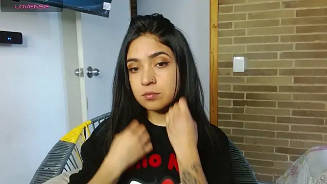 Snapshot of helenacyruss chatting on 14, 11, 2025 helenacyruss online show from 14, 11, 2025