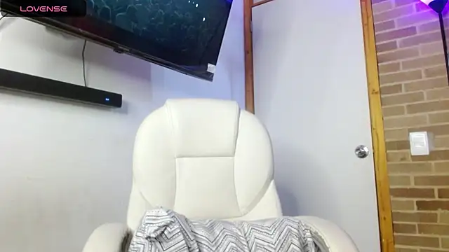 Snapshot of helenacyruss chatting on 22, 11, 2025 helenacyruss online show from 22, 11, 2025