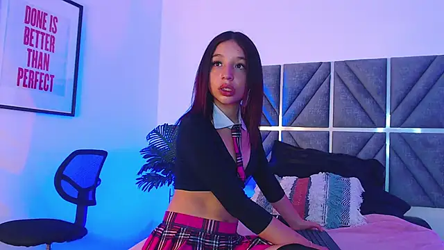 Snapshot of Laura_Dicardy chatting on 19, 11, 2025 Laura Dicardy online show from 19, 11, 2025