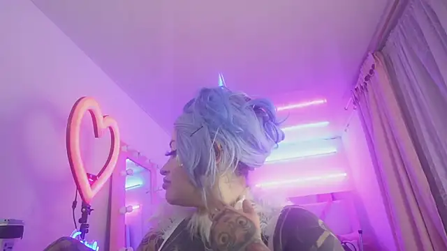 angelacianuro  online show from 6, 3, 2025