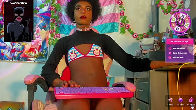 Snapshot of Effy_Marinn chatting on 28, 10, 2025 Effy Marinn online show from 28, 10, 2025