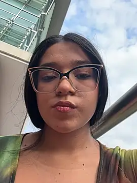 -VICKKY online show from 9, 2, 2025