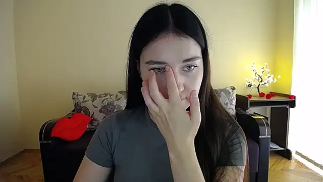 Pretty shy online show from 22, 7, 2026