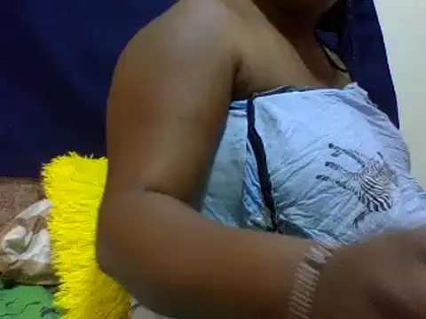 Snapshot of zoey10 chatting on 8, 3, 2025 zoey10 online show from 8, 3, 2025