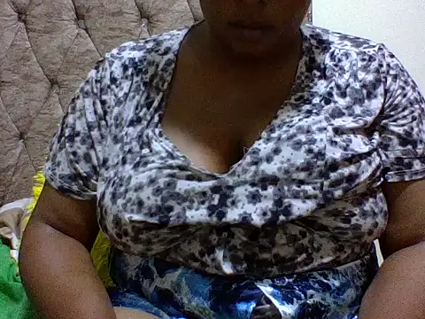 Snapshot of zoey10 chatting on 15, 9, 2025 zoey10 online show from 15, 9, 2025