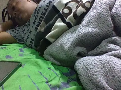 Snapshot of zoey10 chatting on 15, 10, 2025 zoey10 online show from 15, 10, 2025