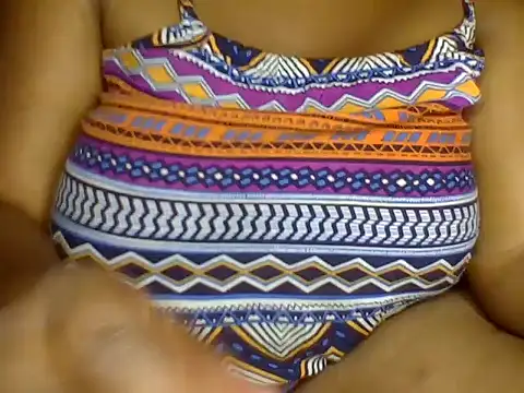 Snapshot of zoey10 chatting on 24, 10, 2025 zoey10 online show from 24, 10, 2025