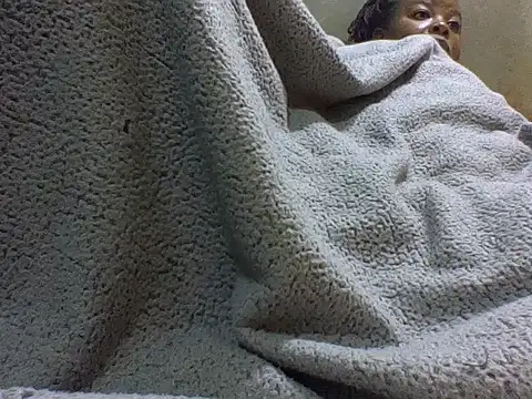 Snapshot of zoey10 chatting on 31, 10, 2025 zoey10 online show from 31, 10, 2025