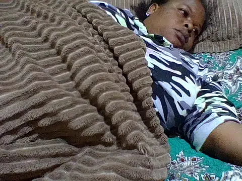 Snapshot of zoey10 chatting on 13, 11, 2025 zoey10 online show from 13, 11, 2025