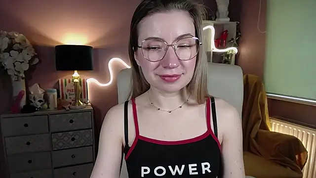 Snapshot of Mia_Tasty chatting on 6, 2, 2025 Mia Tasty online show from 6, 2, 2025