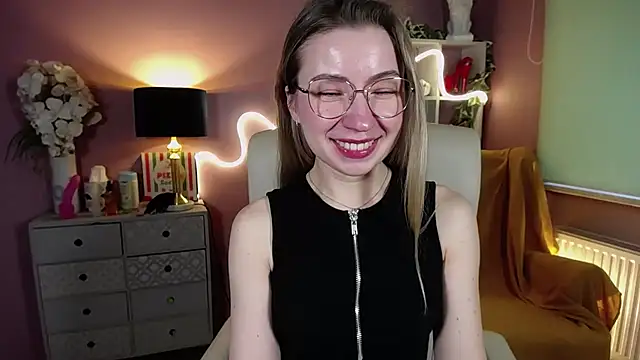 Snapshot of Mia_Tasty chatting on 9, 2, 2025 Mia Tasty online show from 9, 2, 2025