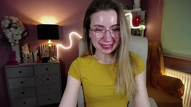 Snapshot of Mia_Tasty chatting on 13, 2, 2025 Mia Tasty online show from 13, 2, 2025