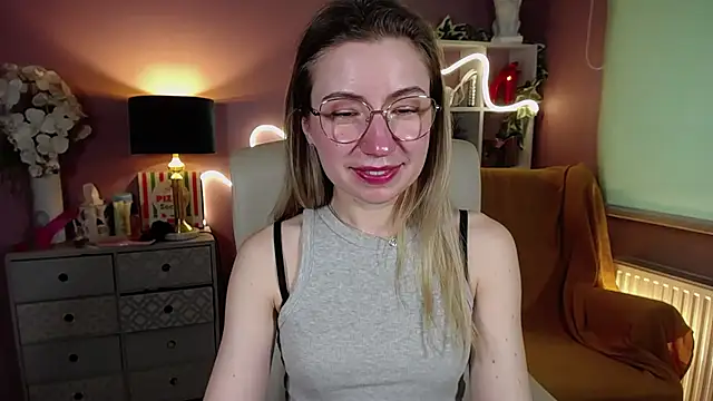 Snapshot of Mia_Tasty chatting on 15, 2, 2025 Mia Tasty online show from 15, 2, 2025