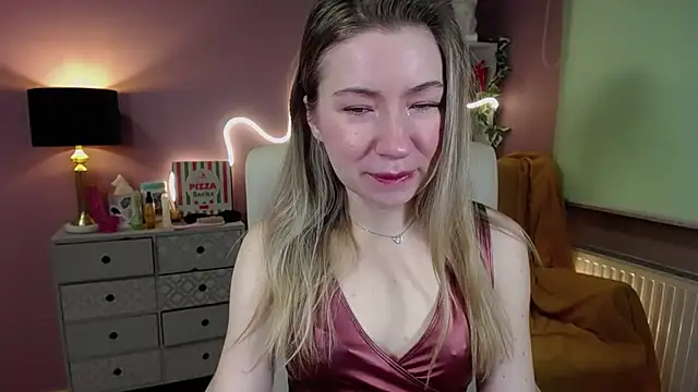 Snapshot of Mia_Tasty chatting on 8, 3, 2025 Mia Tasty online show from 8, 3, 2025