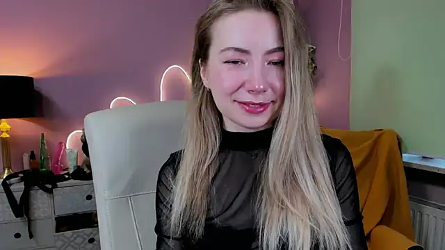 Snapshot of Mia_Tasty chatting on 1, 10, 2025 Mia Tasty online show from 1, 10, 2025