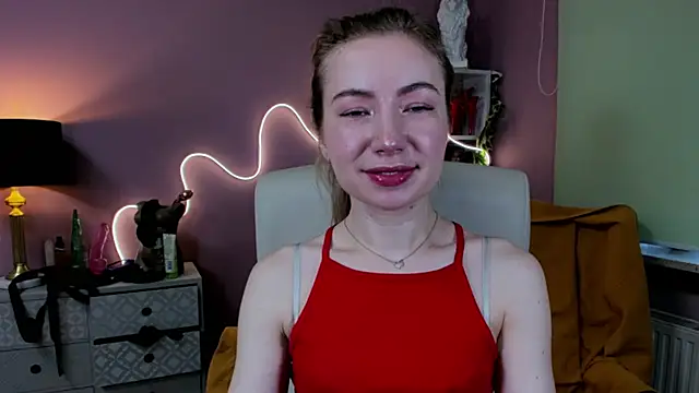 Snapshot of Mia_Tasty chatting on 8, 10, 2025 Mia Tasty online show from 8, 10, 2025