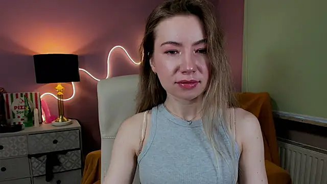 Snapshot of Mia_Tasty chatting on 14, 11, 2025 Mia Tasty online show from 14, 11, 2025