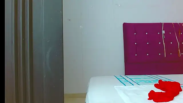 chantalsemenova1 online show from 13, 9, 2025