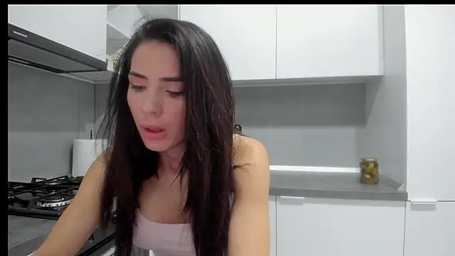 Snapshot of Emmapmg chatting on 17, 11, 2025 Emmapmg online show from 17, 11, 2025