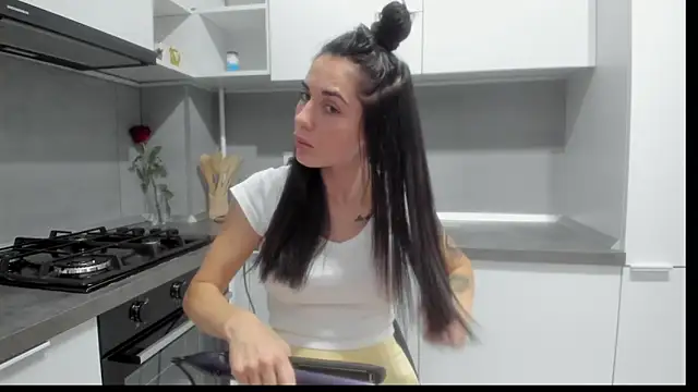 Snapshot of Emmapmg chatting on 30, 11, 2025 Emmapmg online show from 30, 11, 2025