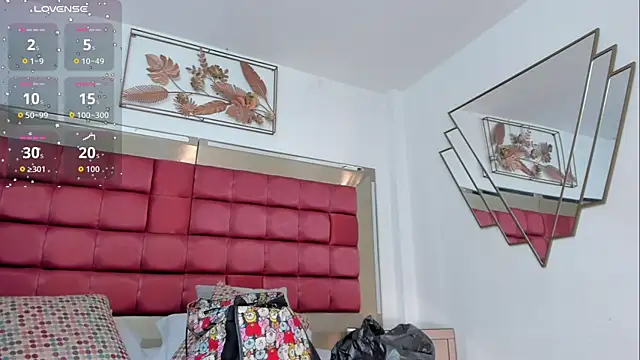 Snapshot of BonnieCute_ chatting on 24, 10, 2025 BonnieCute online show from 24, 10, 2025