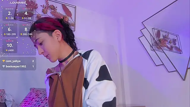 Snapshot of BonnieCute_ chatting on 26, 10, 2025 BonnieCute online show from 26, 10, 2025