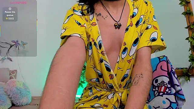 Snapshot of BonnieCute_ chatting on 20, 11, 2025 BonnieCute online show from 20, 11, 2025