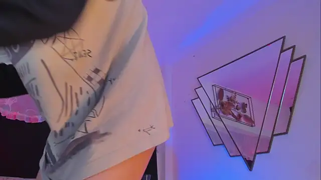 BonnieCute  online show from 8, 1, 2026