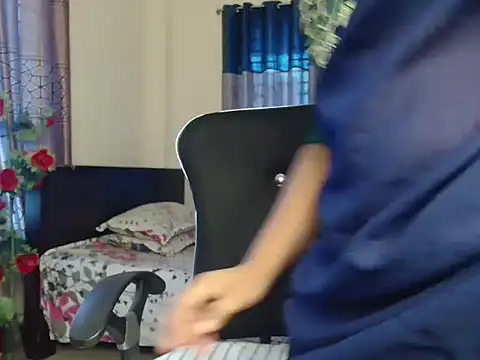 Snapshot of Unlucky-flowers chatting on 4, 11, 2025 Unlucky-flowers online show from 4, 11, 2025