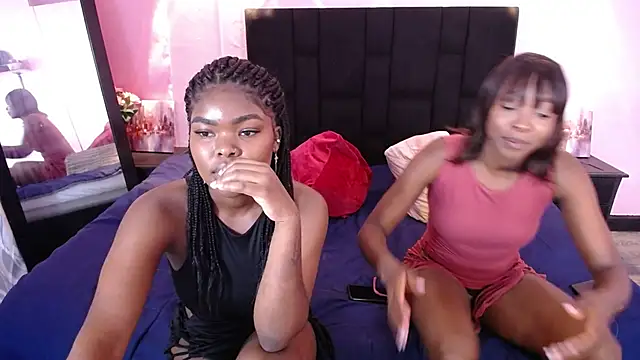 Snapshot of AdelynYasmin chatting on 7, 10, 2025 AdelynYasmin online show from 7, 10, 2025